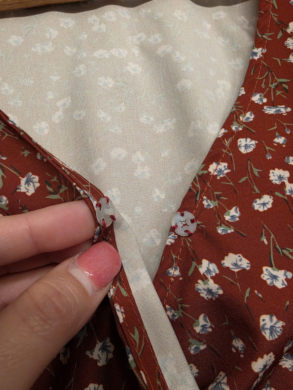NWOT SHEIN Burnt Red Orange Floral Smocked Blouse Boho V-Neck Long Sleeve Top - Picture 7 of 11